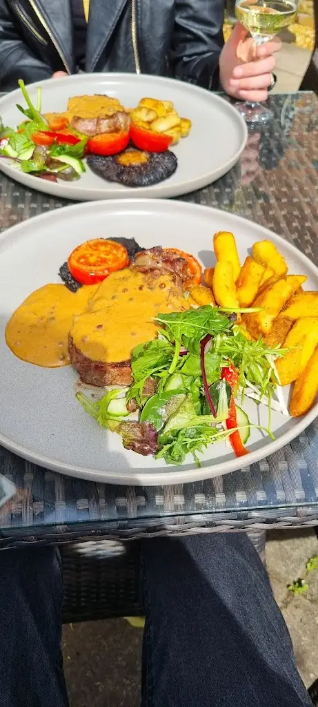 Trev Aubeck_The Red Lion_Stratfield Mortimer_reseña