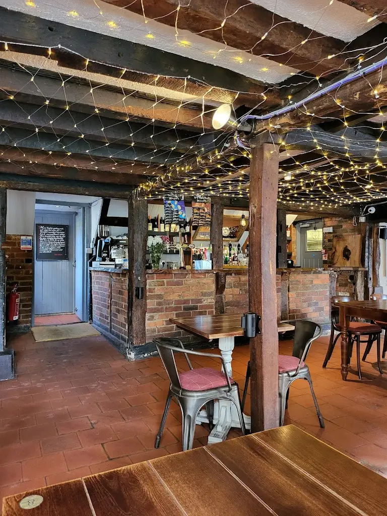 Sarah Morris_The Red Lion_Stratfield Mortimer_reseña