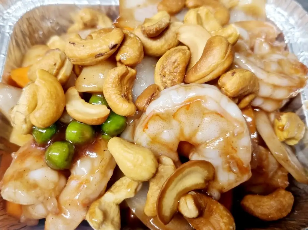 Loon Tin_Stratfield Mortimer_slider_image_3