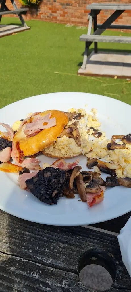 Oliver Newton-Mason_Shed Food & Drink_Stourport-on-Severn_recensione