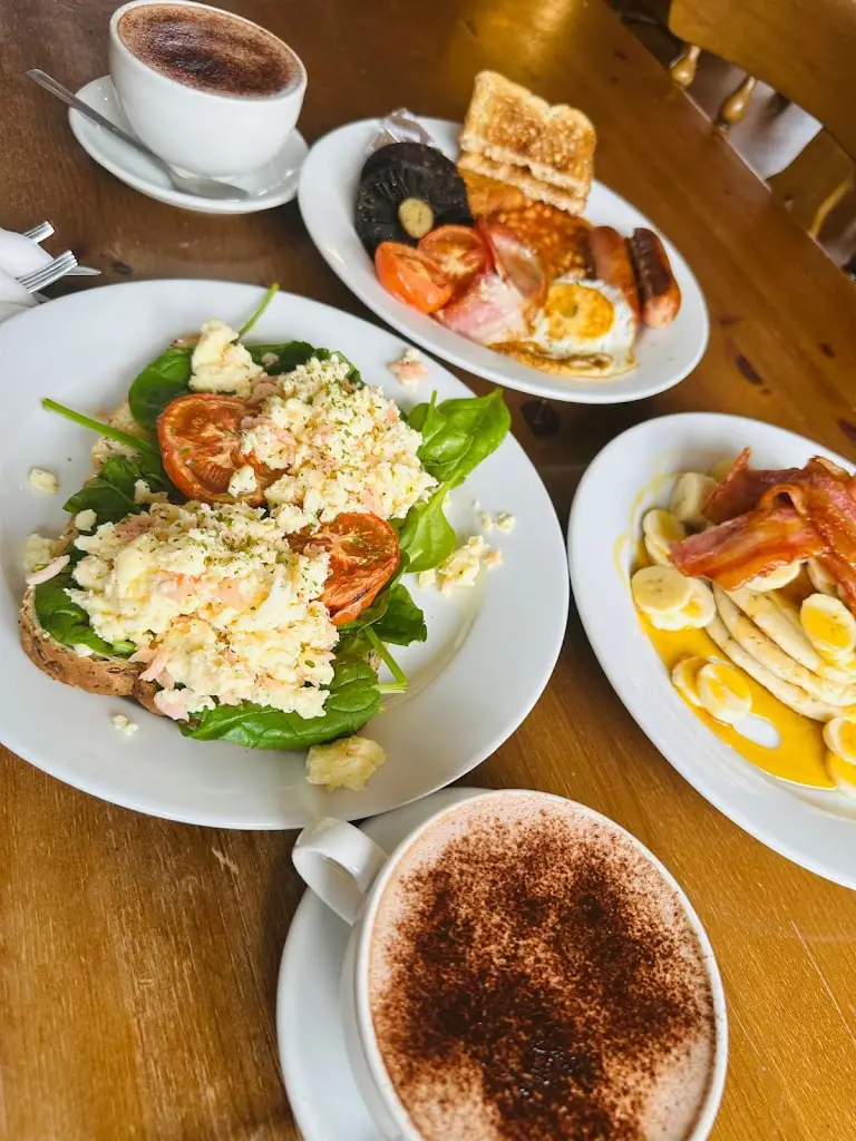 The Windlass Café_Stourport-on-Severn_slider_image_3