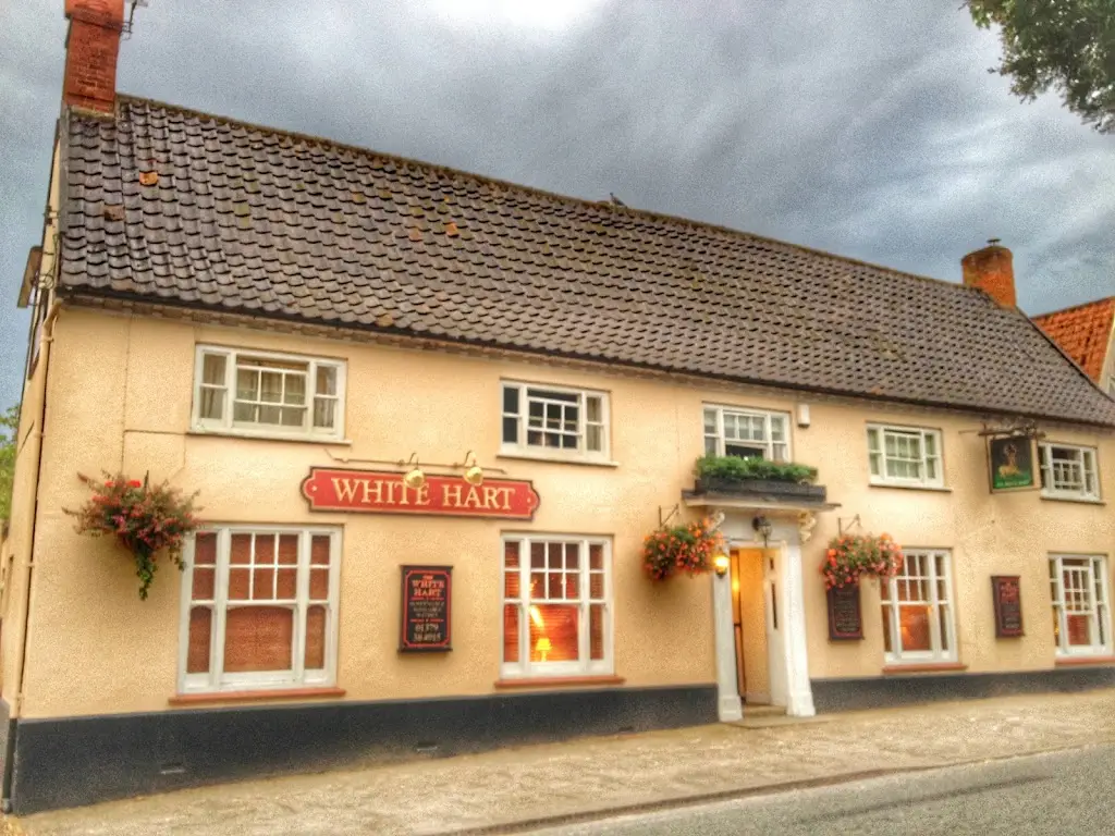 Martin R_White Hart_Stradbroke_review