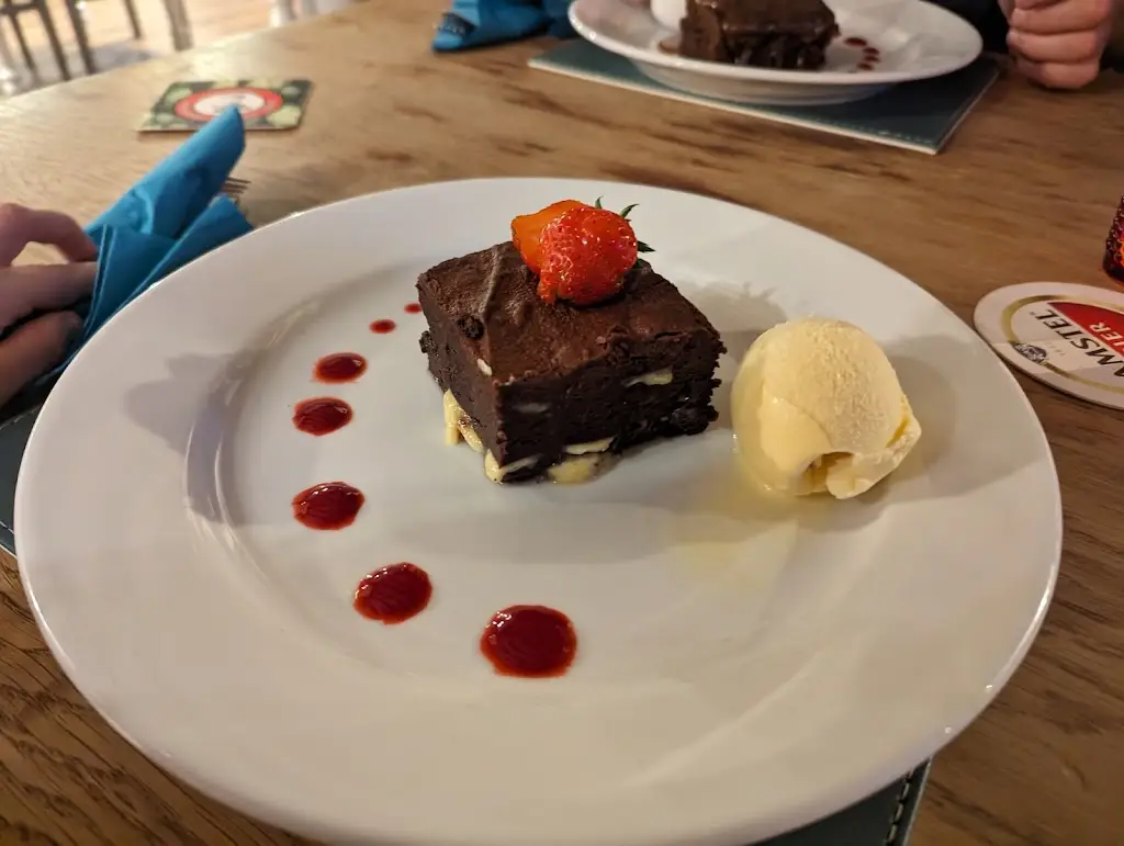 Barnaby Carless_Stradbroke Ivy House_Stradbroke_review