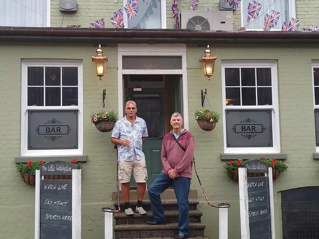 Alan Norris_Little Wellington_Stowmarket_review