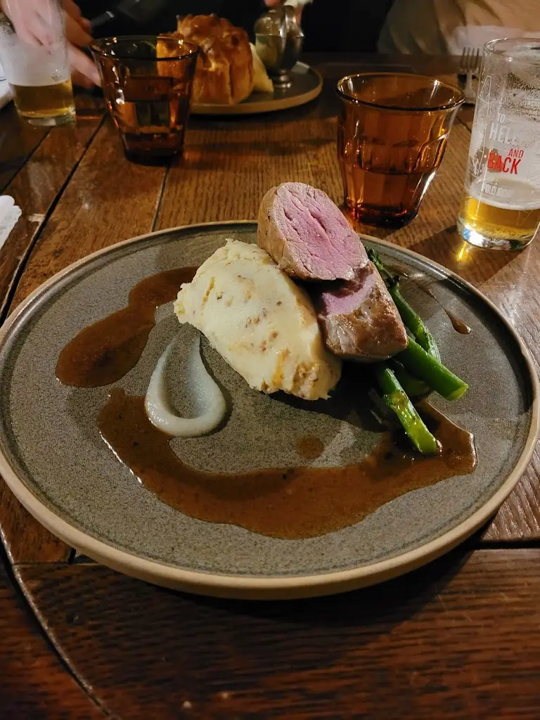 Zoe Brindle_The Wellesley Arms_Sutton Benger_review