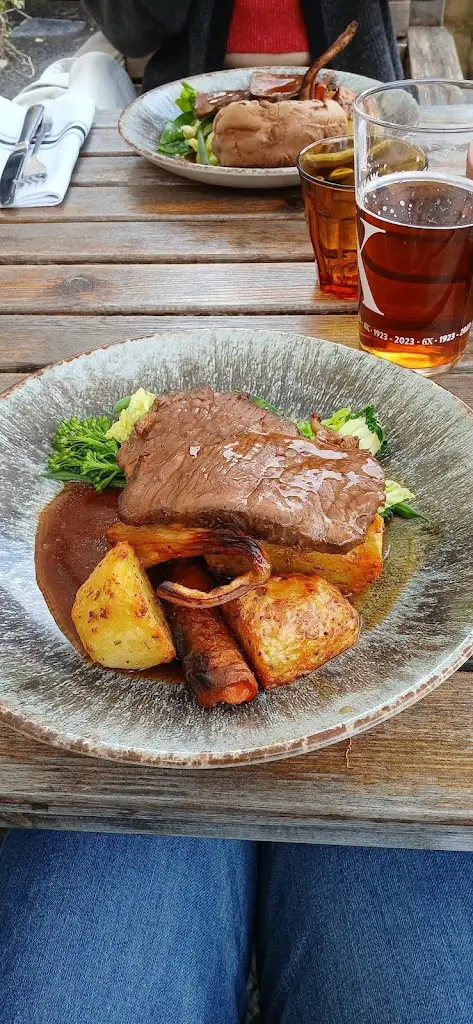 Stephanie-Jane Findlay_The Wellesley Arms_Sutton Benger_review