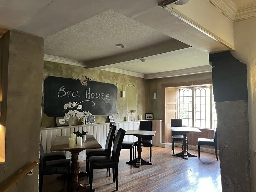 Raymond Martell_Bell House Hotel_Sutton Benger_review