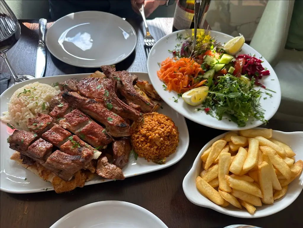 Glen Eve_The Village Taverna_Storrington_review