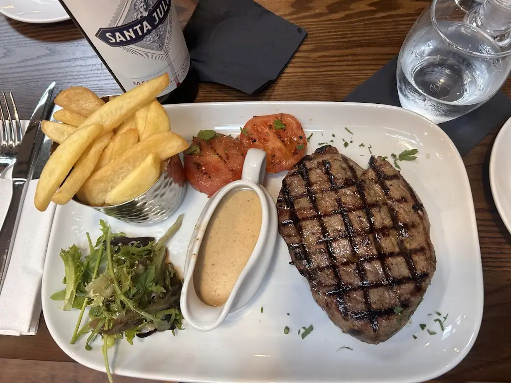 The Village Taverna_Storrington_slider_image_2