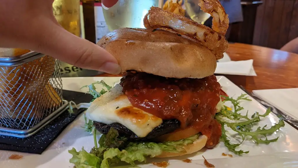 Vickie Hamilton-Barr_The Moon (Storrington)_Storrington_recensione