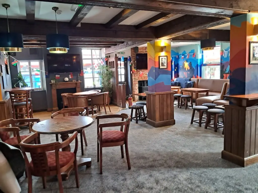 The Moon (Storrington)_Storrington_slider_image_1