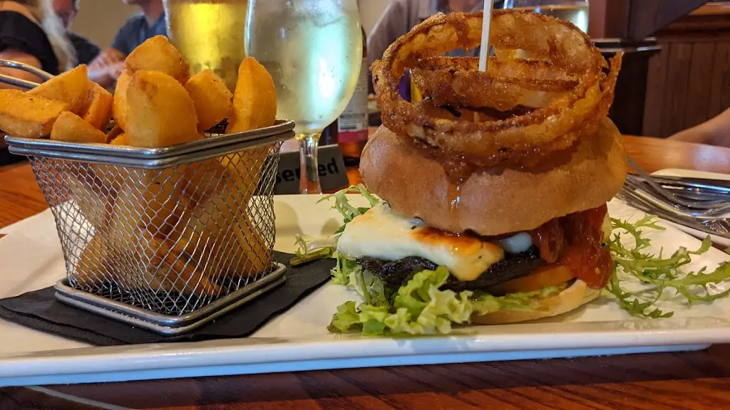 The Moon (Storrington)_Storrington_slider_image_3