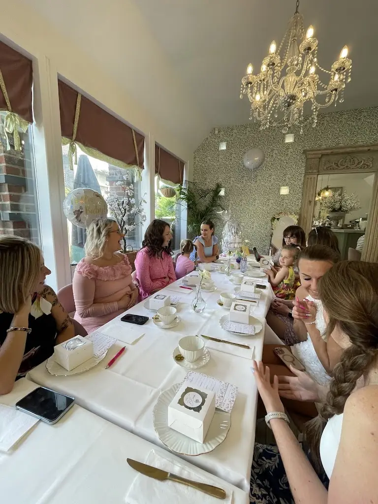 Justyna Tlalka_Joanna's Boutique Tearooms_Storrington_review