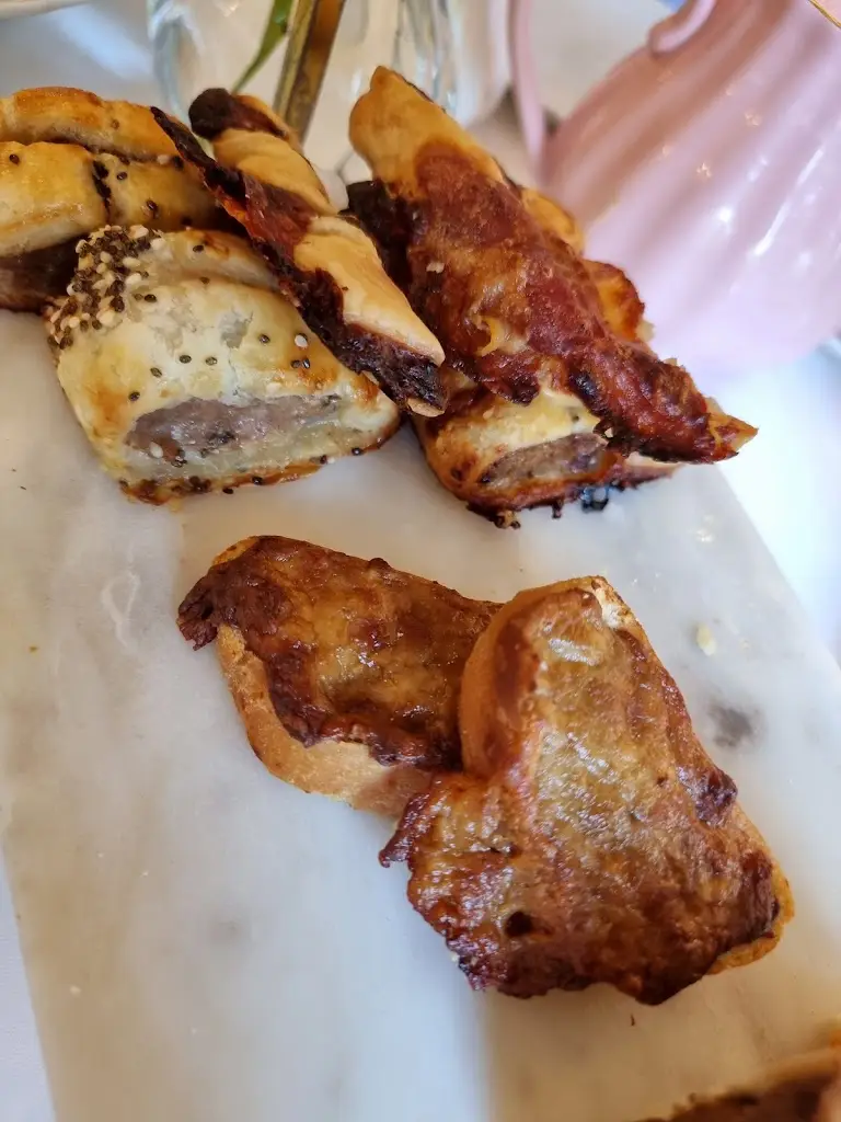 Patricia Williamson_Joanna's Boutique Tearooms_Storrington_review