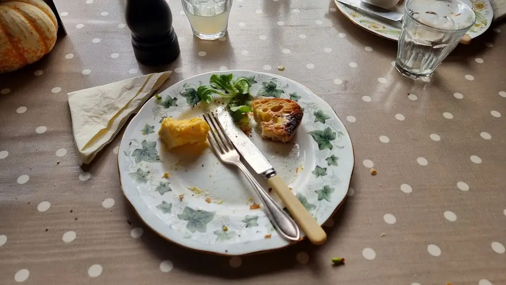 Paul Miller_Vintage Rose Tea Room_Storrington_review