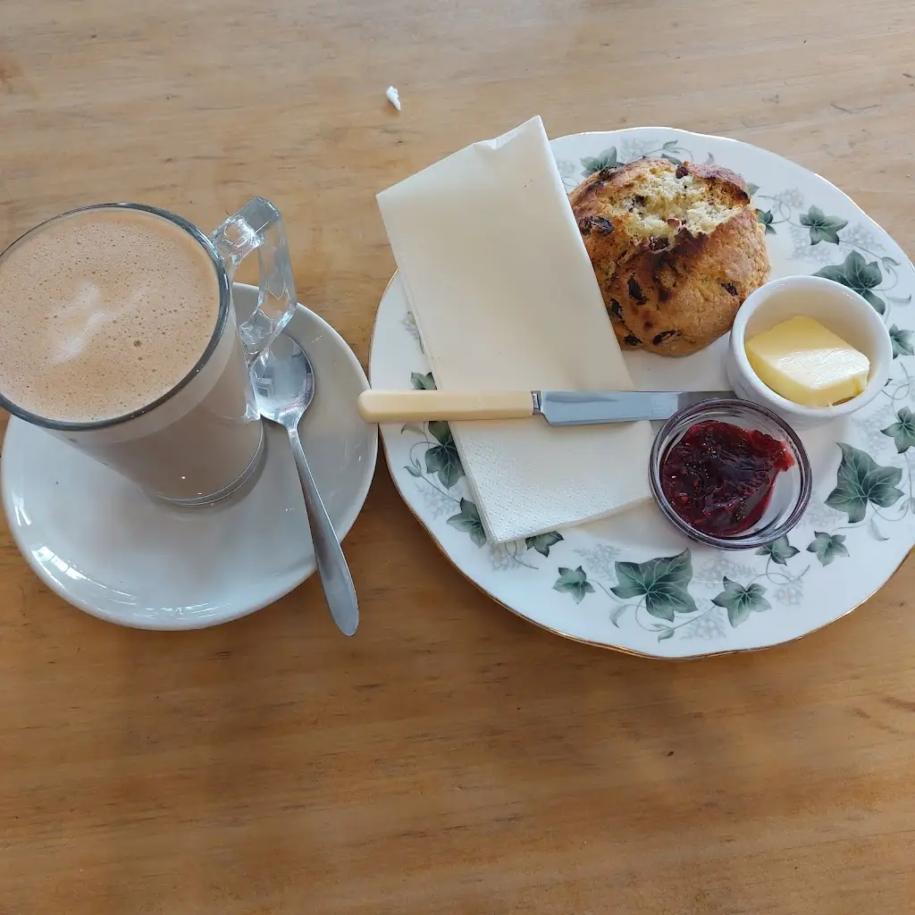 Beverley Sandwith_Vintage Rose Tea Room_Storrington_review
