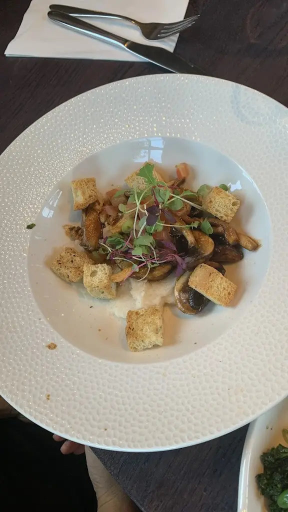 Adam T_Red Lion Tavern Pulborough_Storrington_review