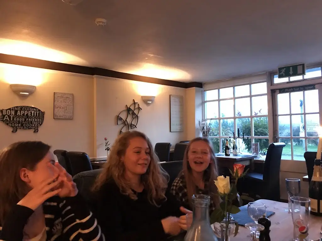 Warren Gorton_The White Horse_Storrington_review