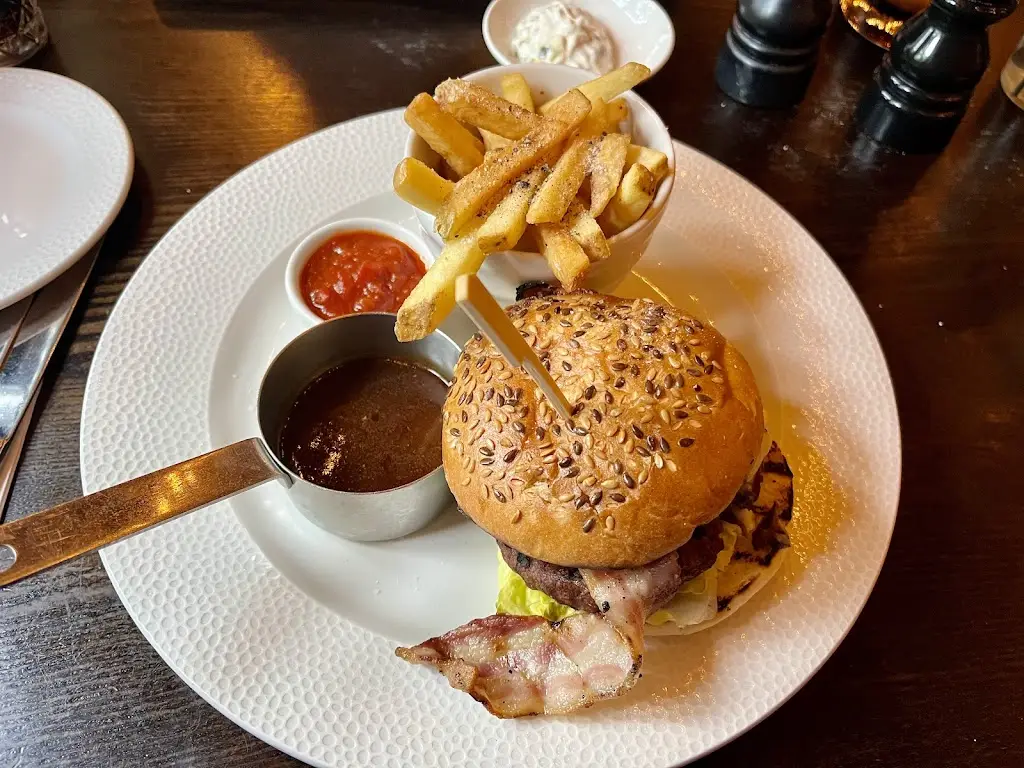 Neale Harrison_Boot Inn Studley_Studley_review