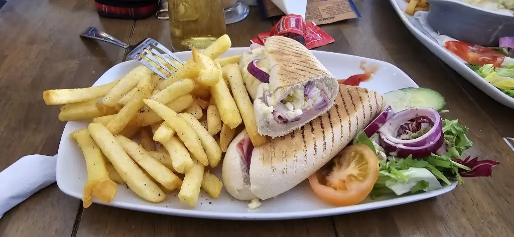 Jamie Hutchinson_Willi's Coffee Shop, Bar & Kitchen_Studley_review