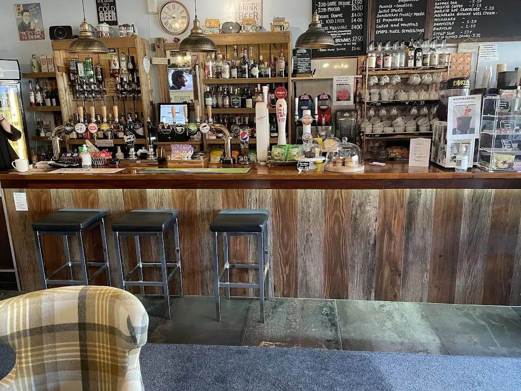 Willi's Coffee Shop, Bar & Kitchen_Studley_slider_image_3