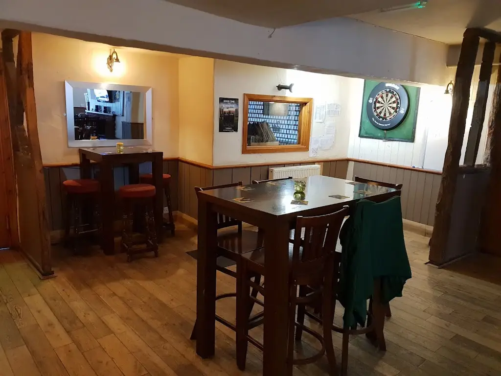 The Swan Studley_Studley_slider_image_3