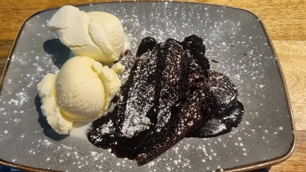 Steven Buss_The Black Bull Inn, Kirton_Sutterton_review