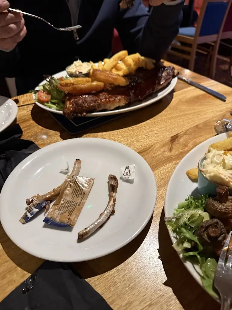Adrian Straatman_The Black Bull Inn, Kirton_Sutterton_review