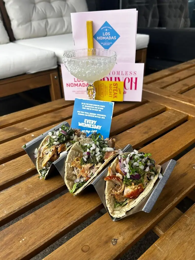 Los Nomadas_Beaconsfield_slider_image_1