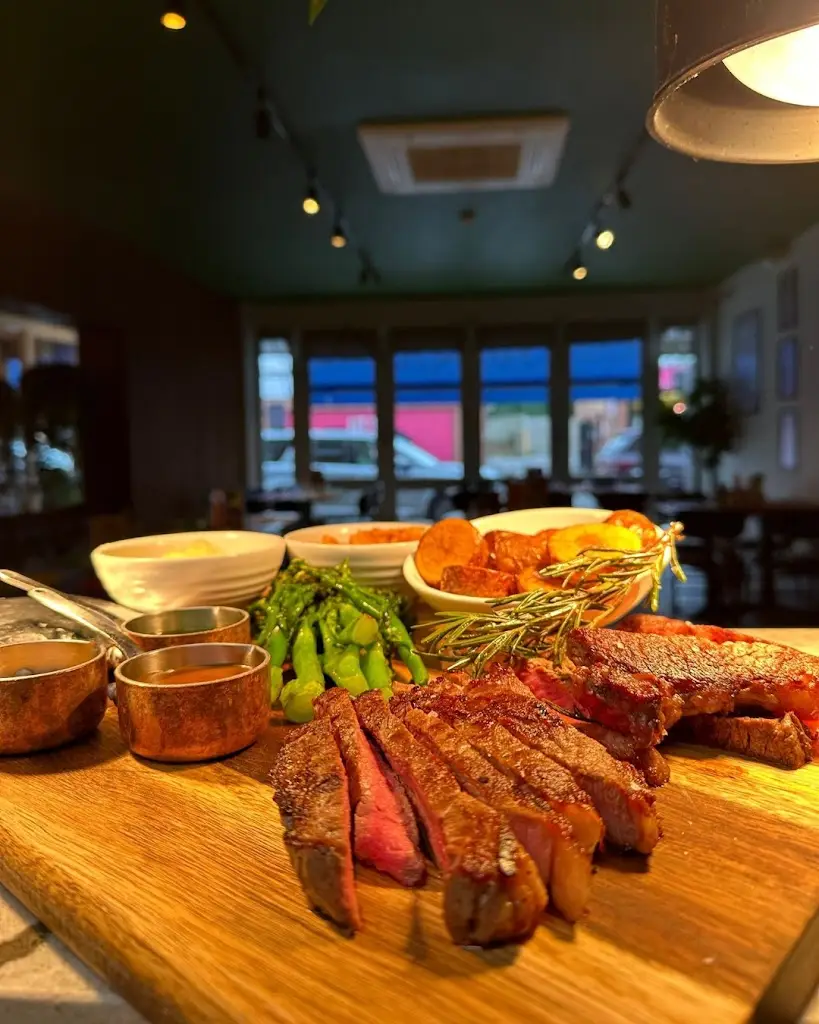 Los Nomadas_Beaconsfield_slider_image_3