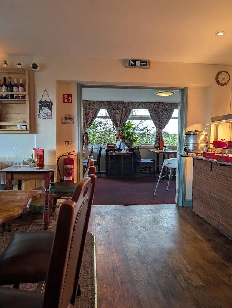 KEN PASKINS_The Four Crossroads Inn, Boston, UK_Sutterton_review