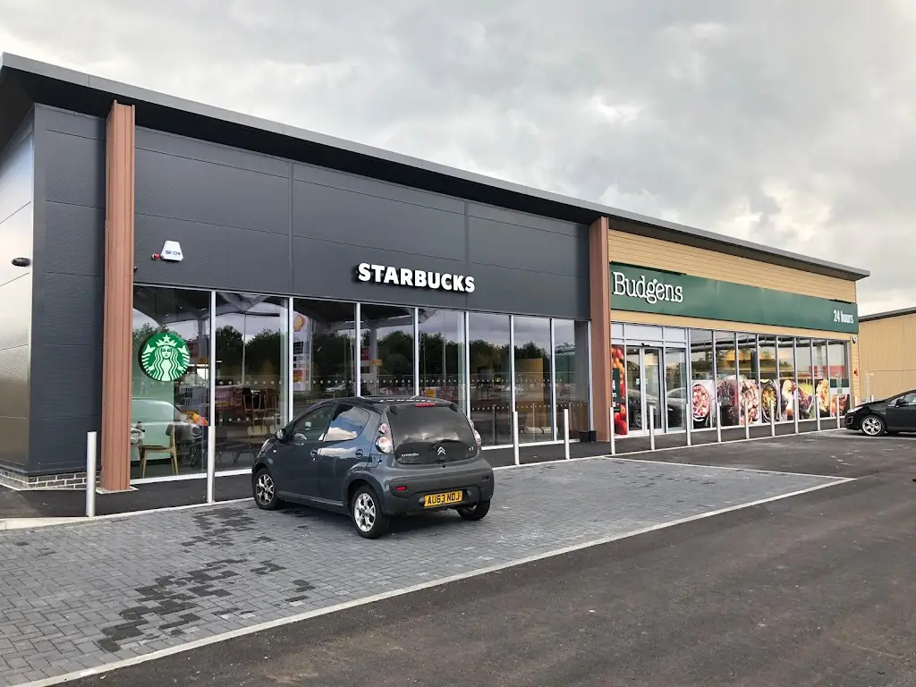 Starbucks Drive Thru restaurant in Sutterton