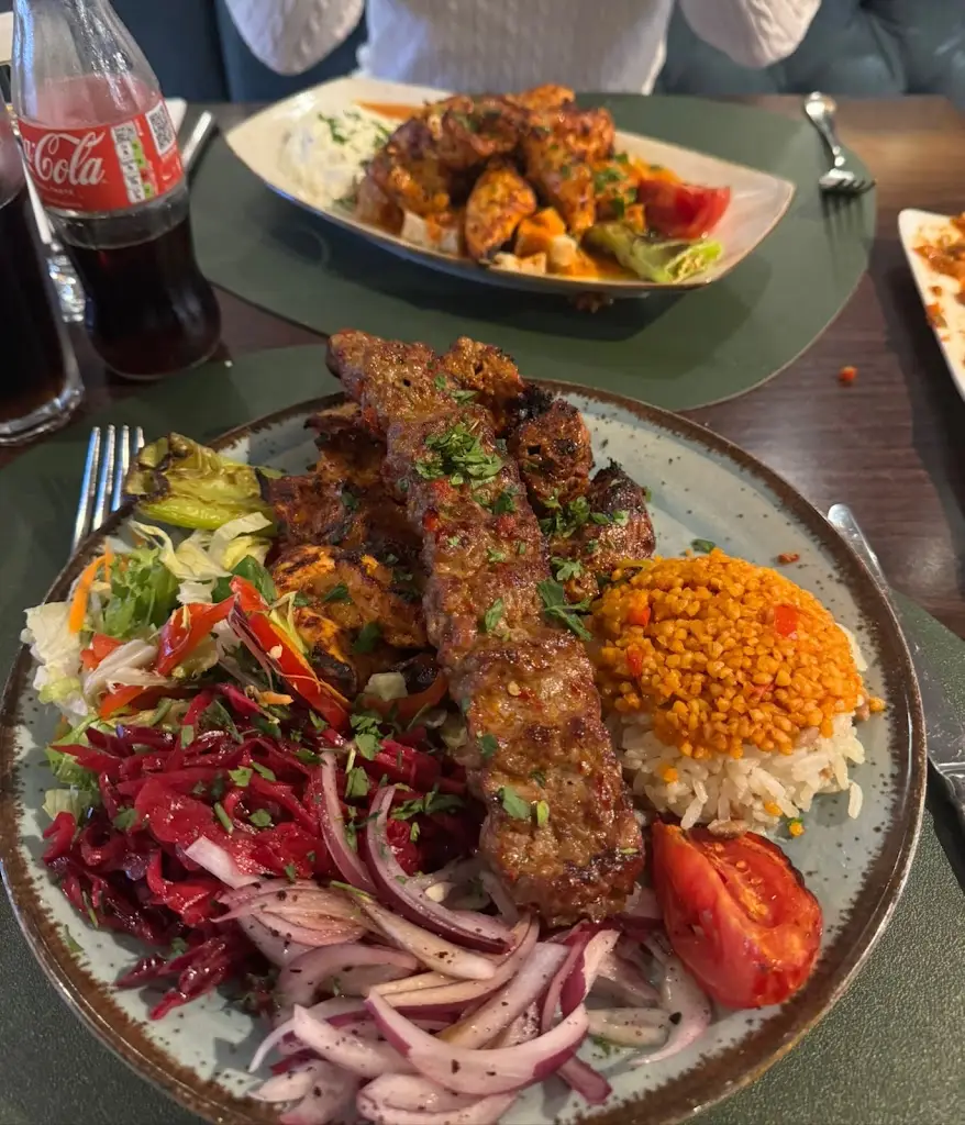 Taj Ahmed_Turquoise Kitchen_Stratford-upon-Avon_review