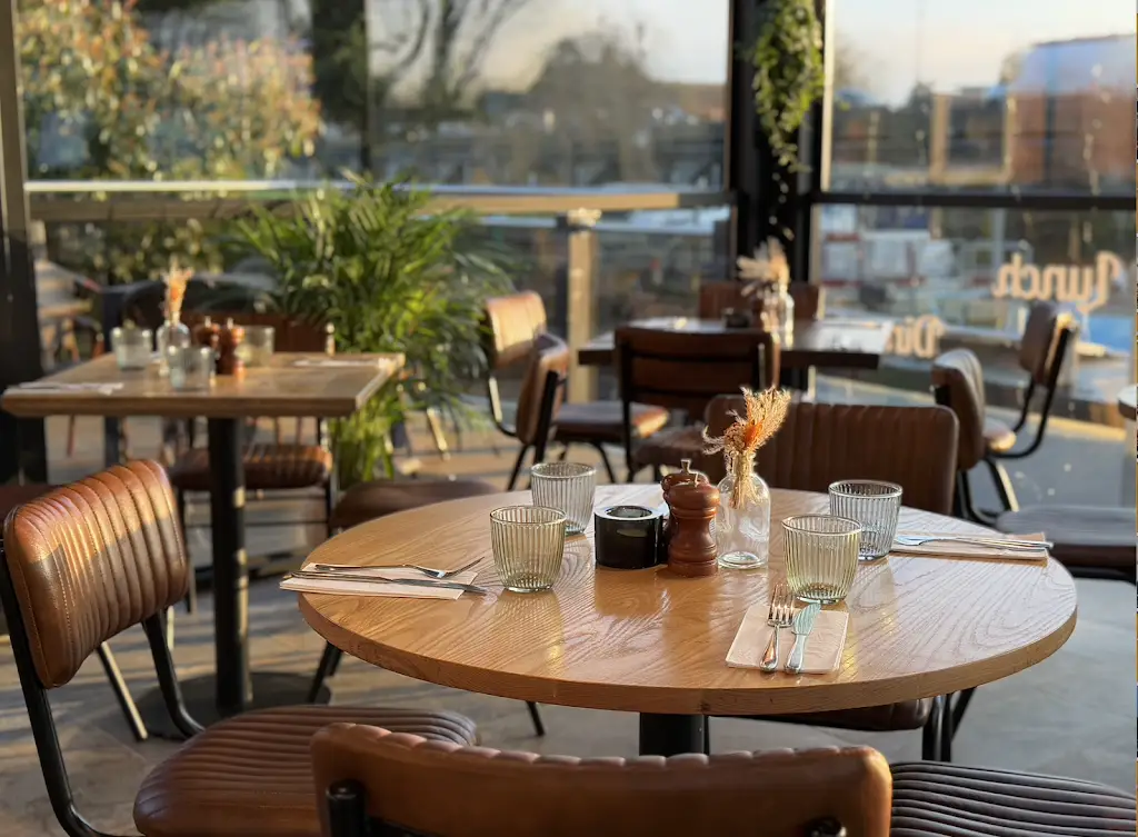N°4 Mediterranean Bar & Restaurant restaurante en Stratford-upon-Avon