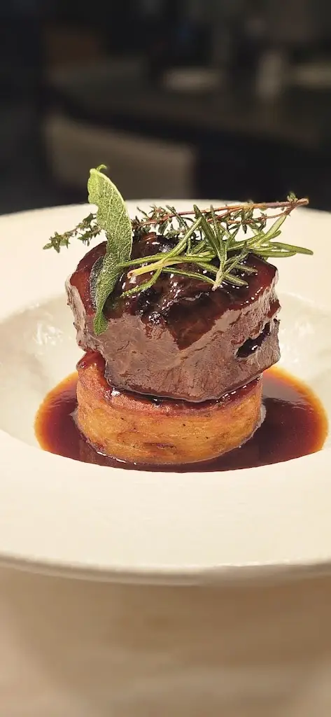 Ember_Sunderland_slider_image_3