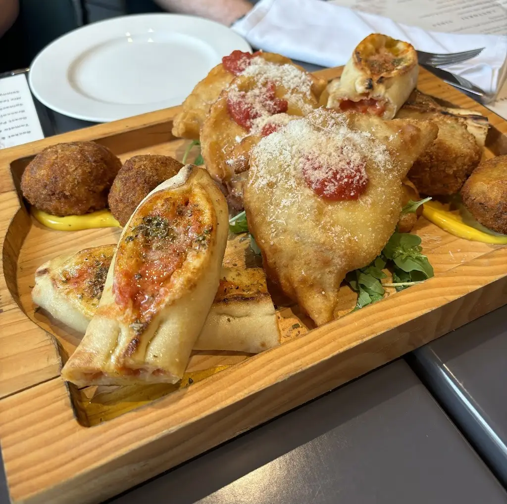 Bacchus_Beaconsfield_slider_image_2