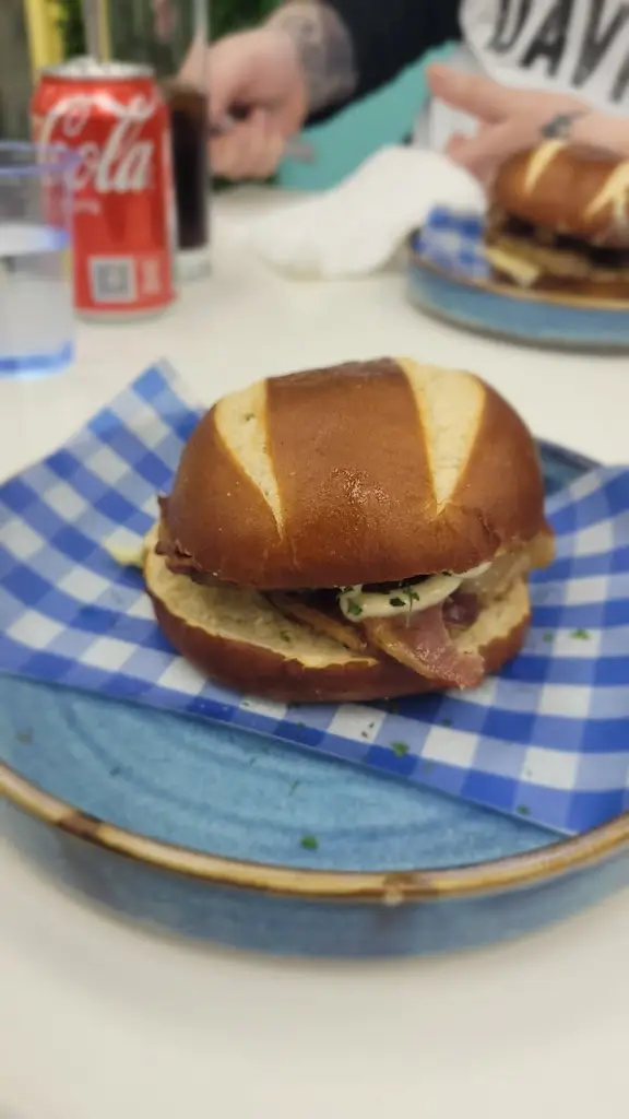 Menu_LA Cafe_Sutton_image_6