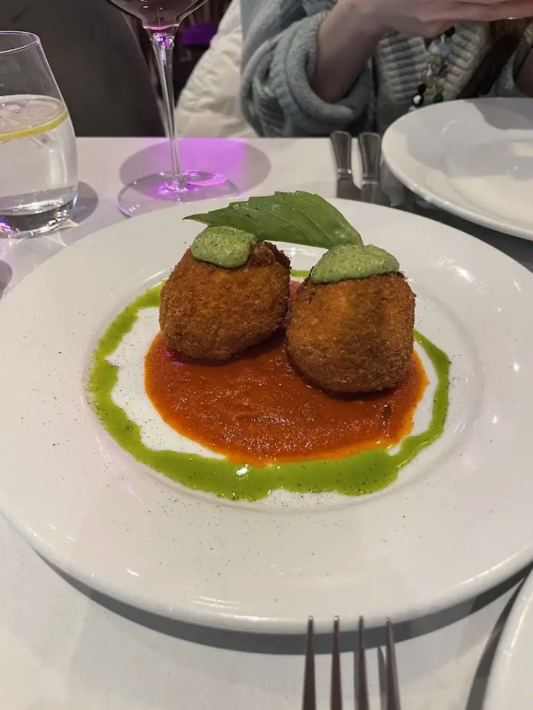 Brian Alfred_La Sicilia_Sutton_review