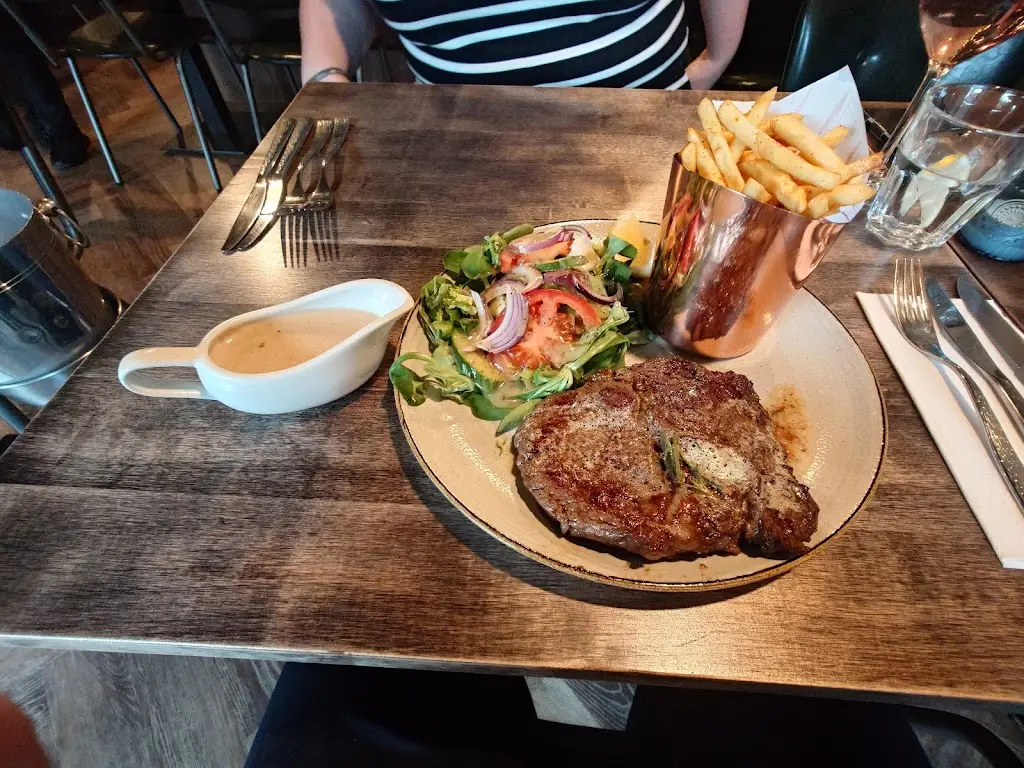 Gabor Horvath_The Dining Room at No.6_Sutton_review