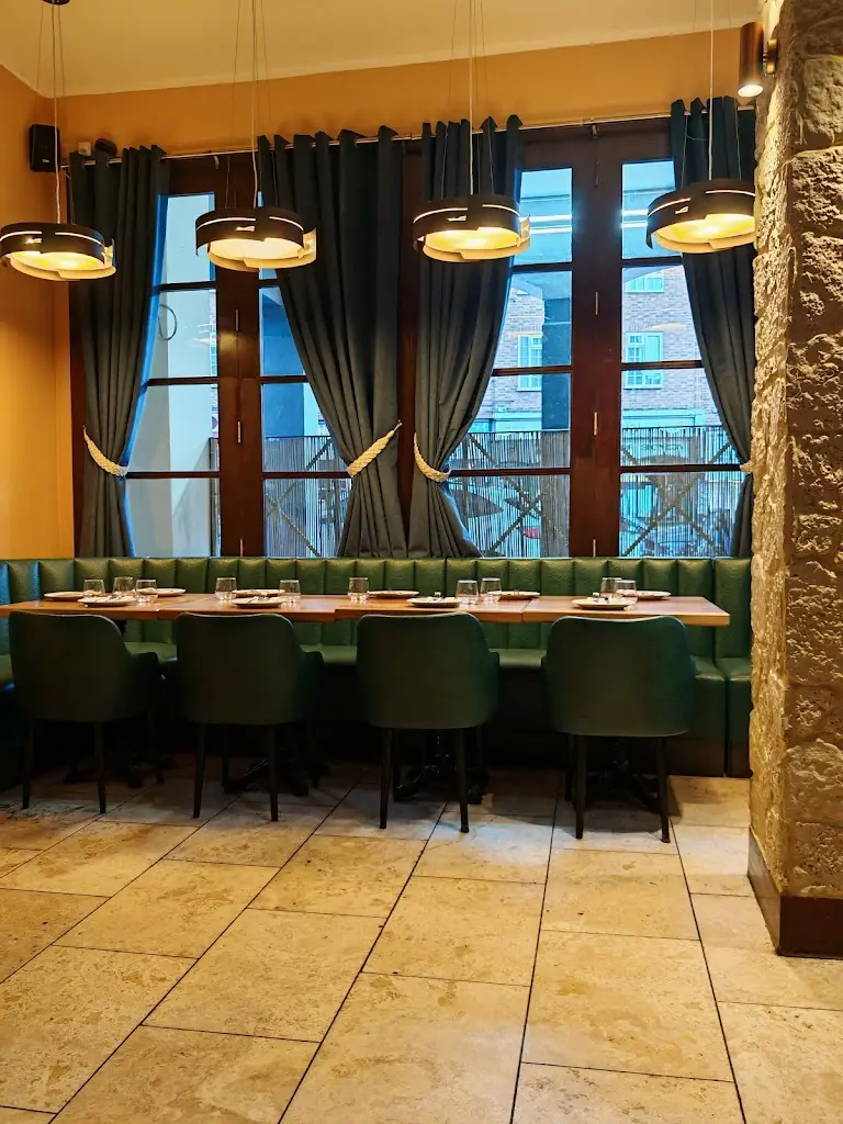 AVRA Authentic Greek Restaurant & Bar_Sutton_slider_image_3