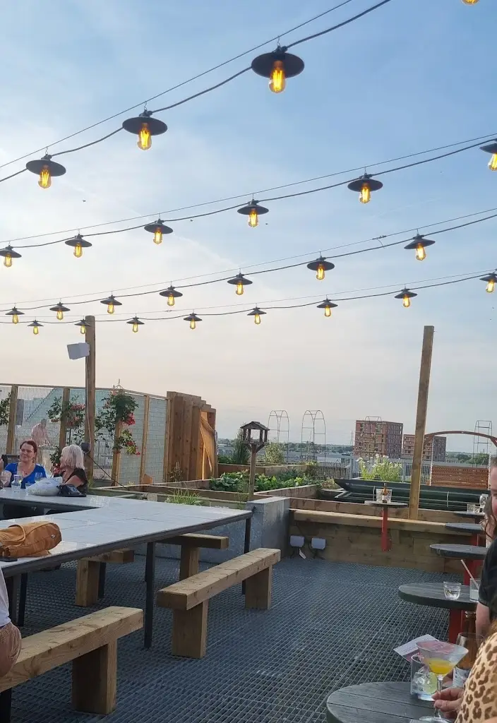 JC_Trinco - Rooftop Bar_Sutton_review