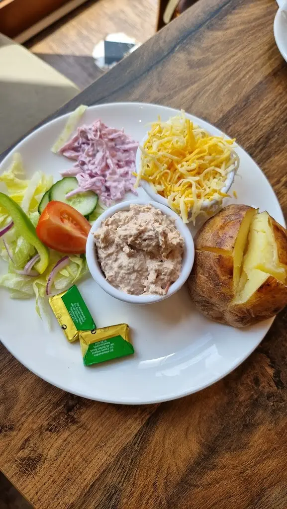 Julie Perrot_Ivy Farm restaurant_Swineshead_review