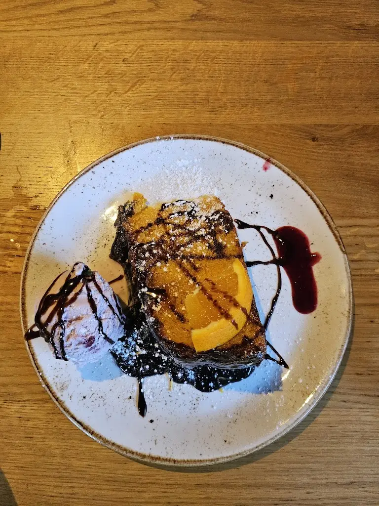 Emma_La Strada Restaurant_Swindon_review