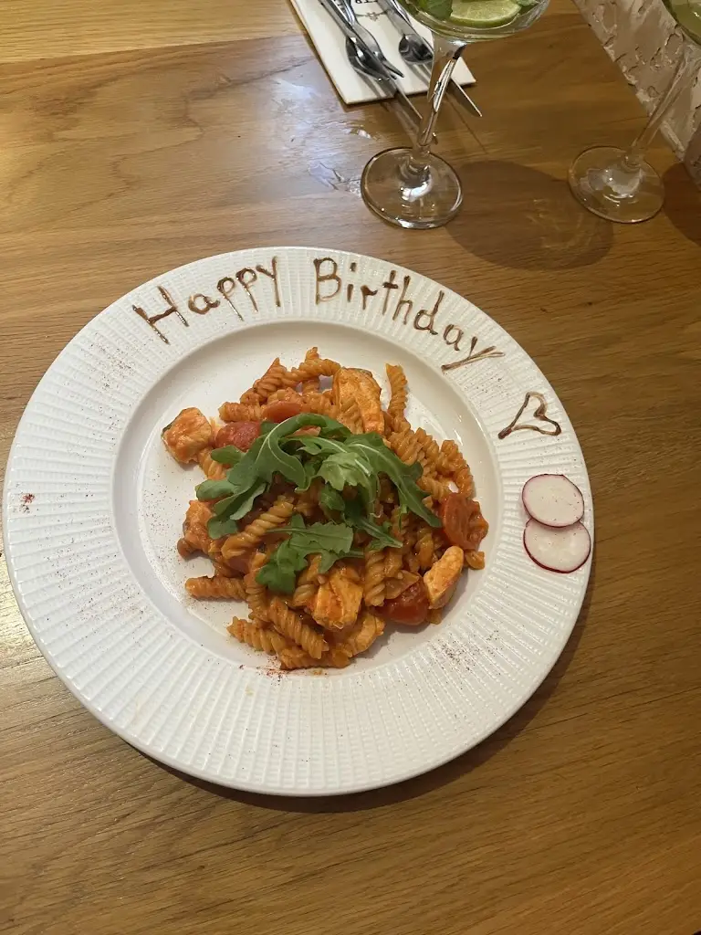 Abbie Bond_La Strada Restaurant_Swindon_review