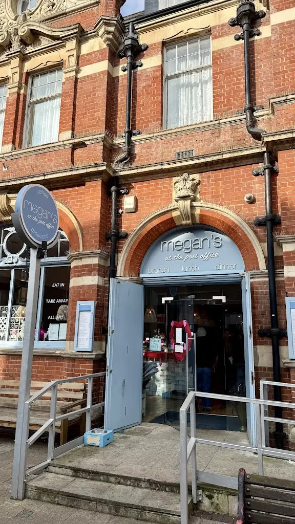 Chrysanthos George Makariou (Chris)_Megan's at the Post Office Restaurant (Surbiton)_Surbiton_reseña