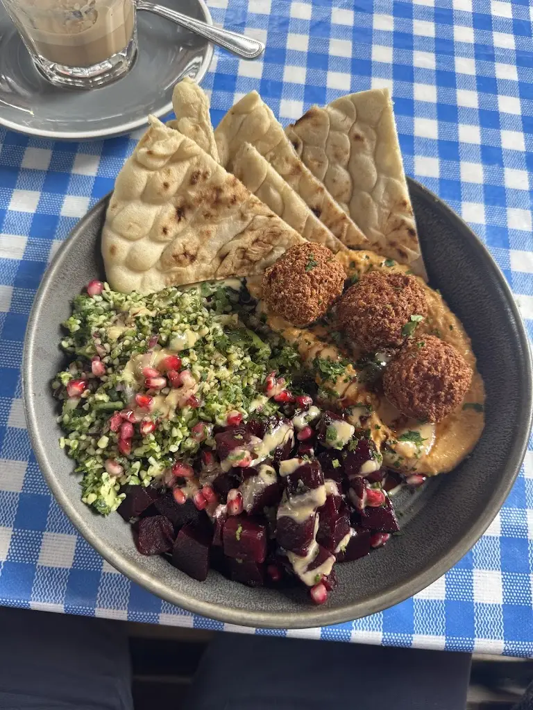 Charlie Smith_Megan's at the Post Office Restaurant (Surbiton)_Surbiton_reseña