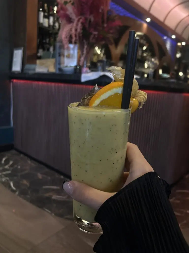 Sevval Yalcin_RENAS_Surbiton_review