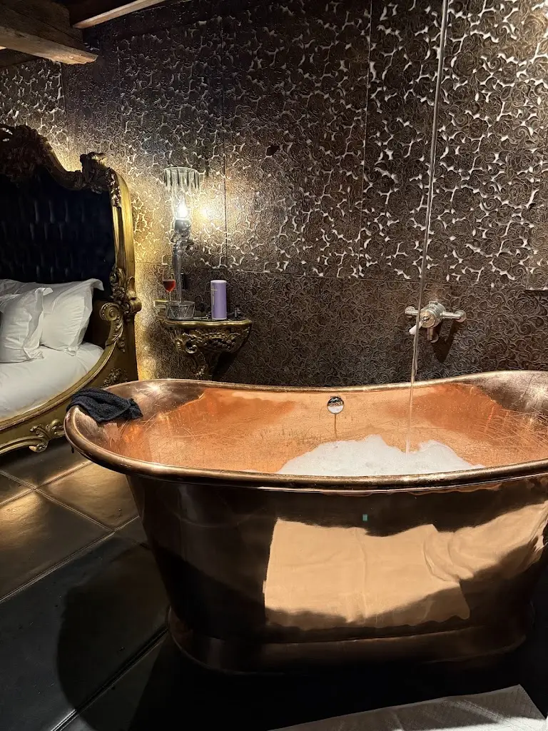 Effy Laney Fox_Crazy Bear Hotel Beaconsfield_Beaconsfield_Bewertung