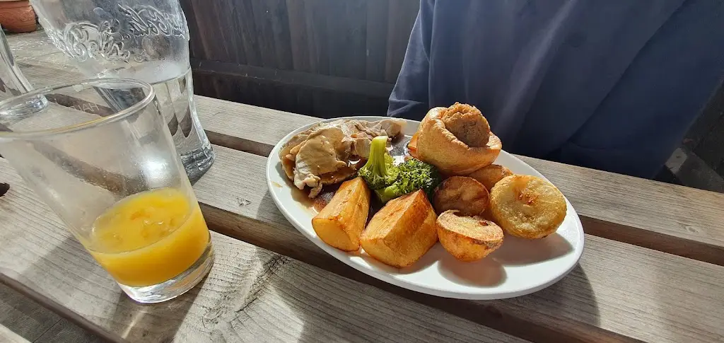 R J_The Horseshoe Sywell_Sywell_review