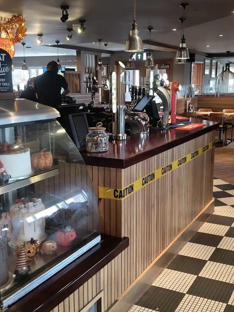 Dion Spikes_Spring River_Swanscombe_review